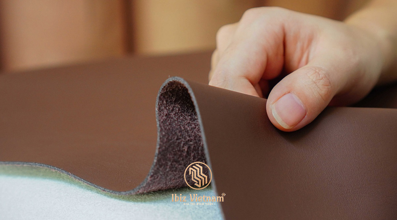 nên dùng da bò hay microfiber